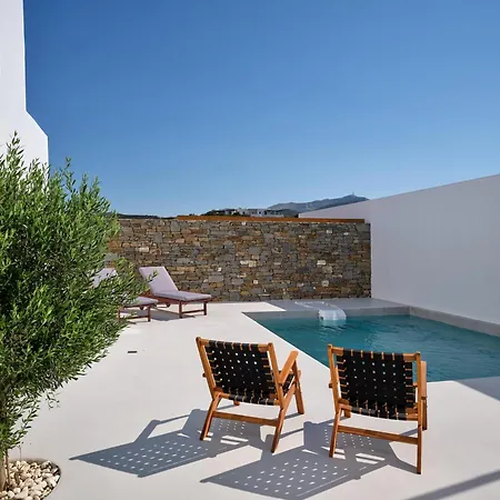 Iliada - Paros Escape