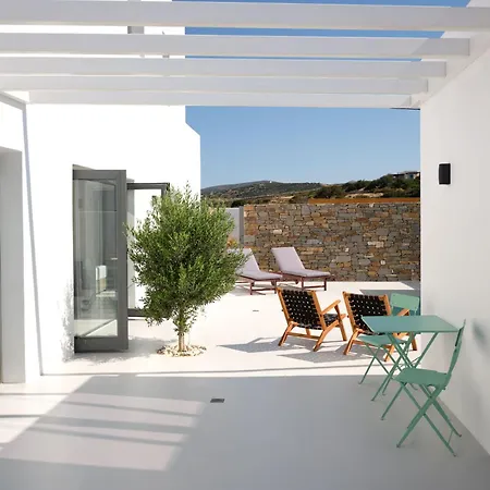 Iliada - Paros Escape