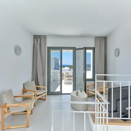 Iliada - Paros Escape * Alikí