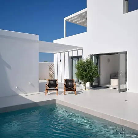 Iliada - Paros Escape *